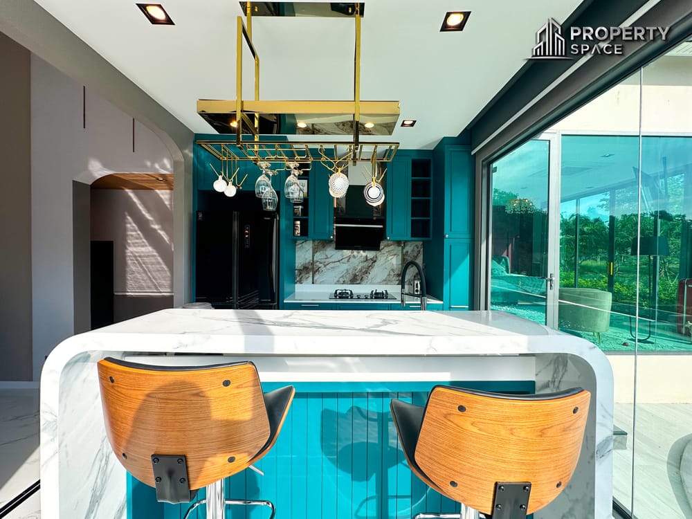Luxurious Modern Pool Villa 4-Bedroom In Mabprachan Lake Pattaya For Sale Image 21