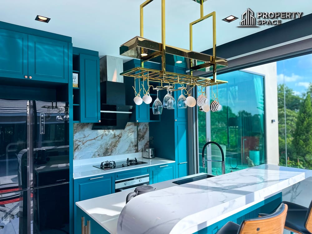 Luxurious Modern Pool Villa 4-Bedroom In Mabprachan Lake Pattaya For Sale Image 20