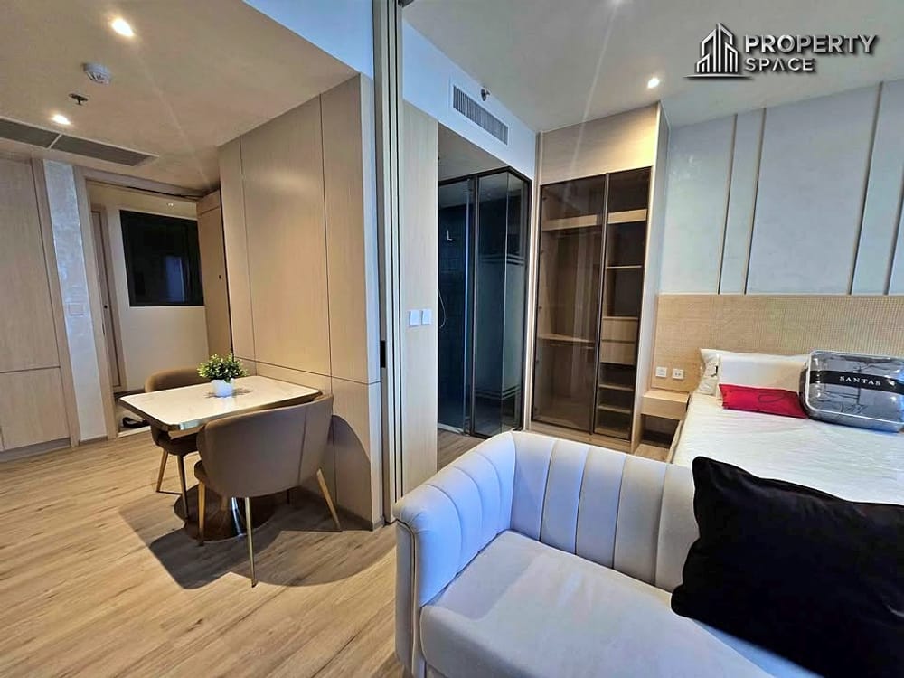 High Floor Sea View Luxury 1 Bedroom In AROM Wongamat Condo For Rent Image 7