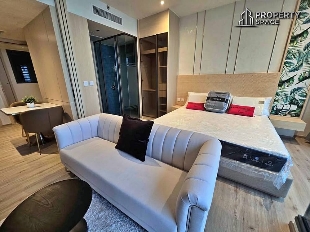 High Floor Sea View Luxury 1 Bedroom In AROM Wongamat Condo For Rent Image 9