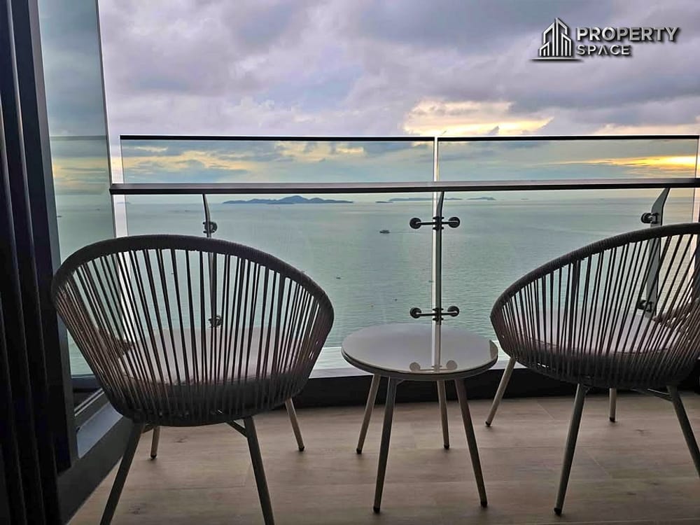 High Floor Sea View Luxury 1 Bedroom In AROM Wongamat Condo For Rent Image 3