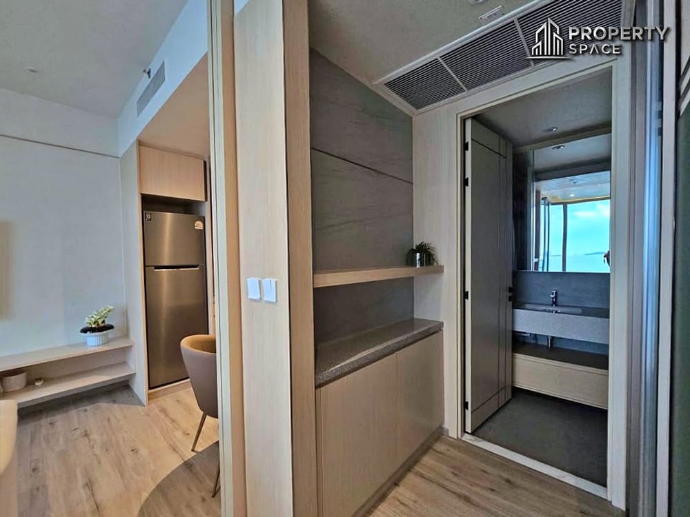 High Floor Sea View Luxury 1 Bedroom In AROM Wongamat Condo For Rent Image 11