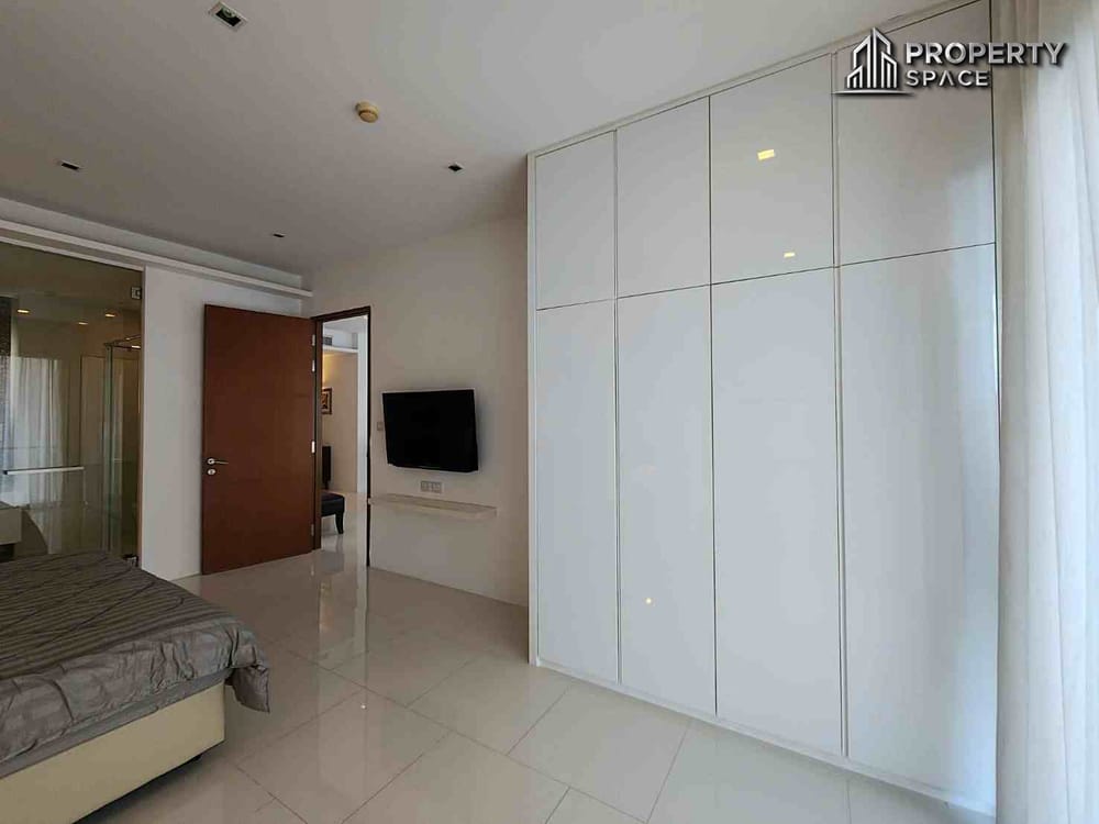 Spacious Beachfront  3 Bedroom Corner Unit At The Sanctuary Wongamat Condo For Sale & Rent Image 19