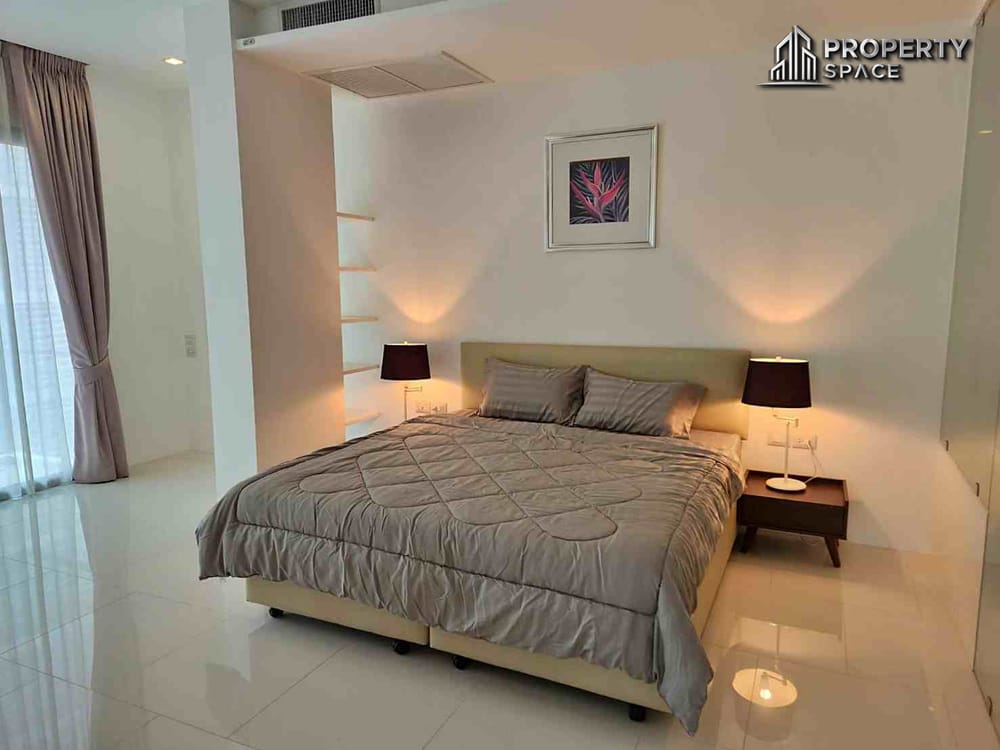 Spacious Beachfront  3 Bedroom Corner Unit At The Sanctuary Wongamat Condo For Sale & Rent Image 15