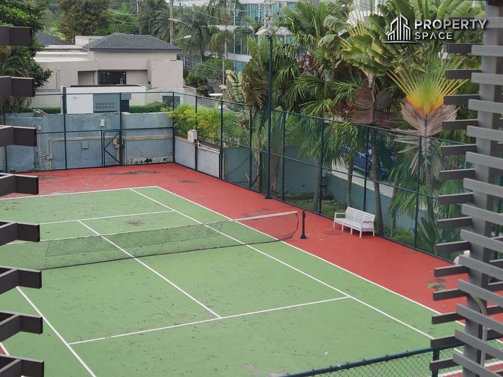 Spacious Beachfront  3 Bedroom Corner Unit At The Sanctuary Wongamat Condo For Sale & Rent Image 35