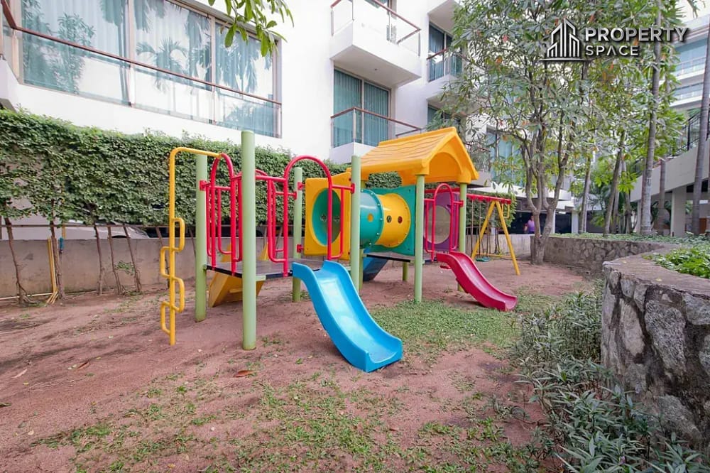 Spacious Beachfront  3 Bedroom Corner Unit At The Sanctuary Wongamat Condo For Sale & Rent Image 38
