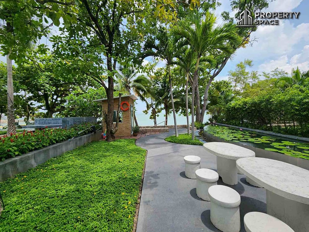 Spacious Beachfront  3 Bedroom Corner Unit At The Sanctuary Wongamat Condo For Sale & Rent Image 39