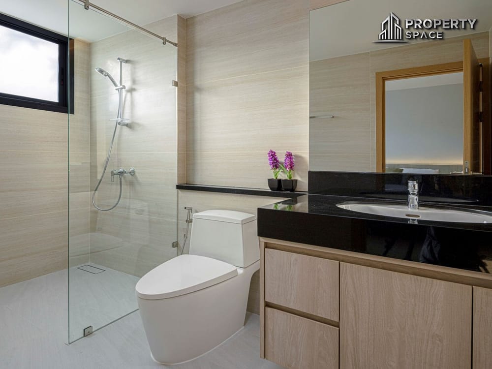 Luxurious Modern 4 Bedroom Pool Villa In Huay Yai Pattaya For Rent Image 19
