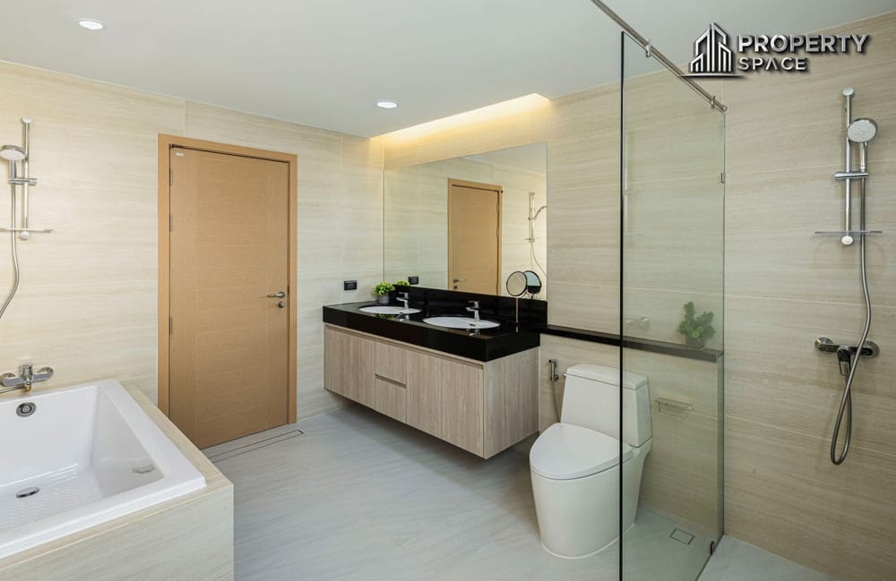 Luxurious Modern 4 Bedroom Pool Villa In Huay Yai Pattaya For Rent Image 20