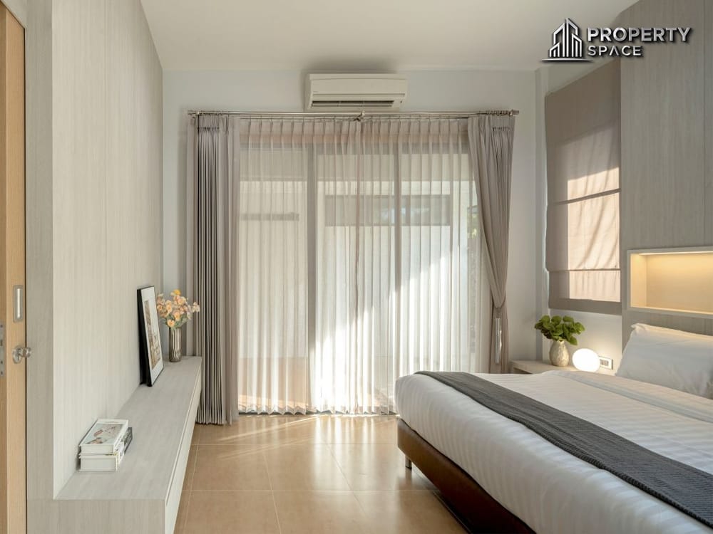 Luxurious Modern 4 Bedroom Pool Villa In Huay Yai Pattaya For Rent Image 17