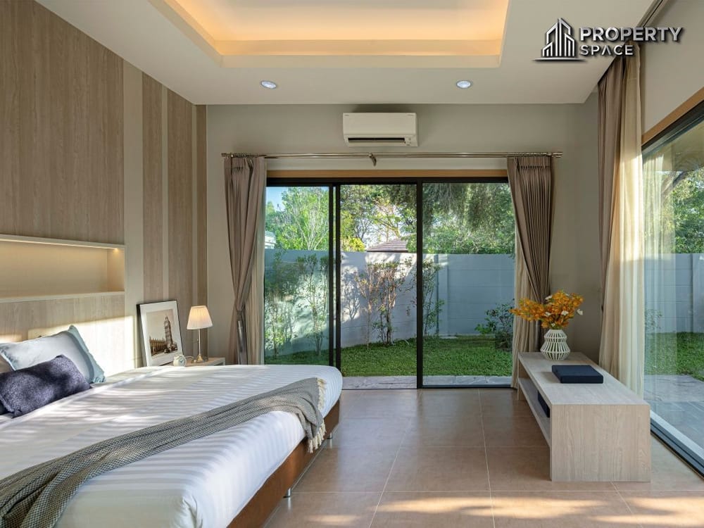 Luxurious Modern 4 Bedroom Pool Villa In Huay Yai Pattaya For Rent Image 13