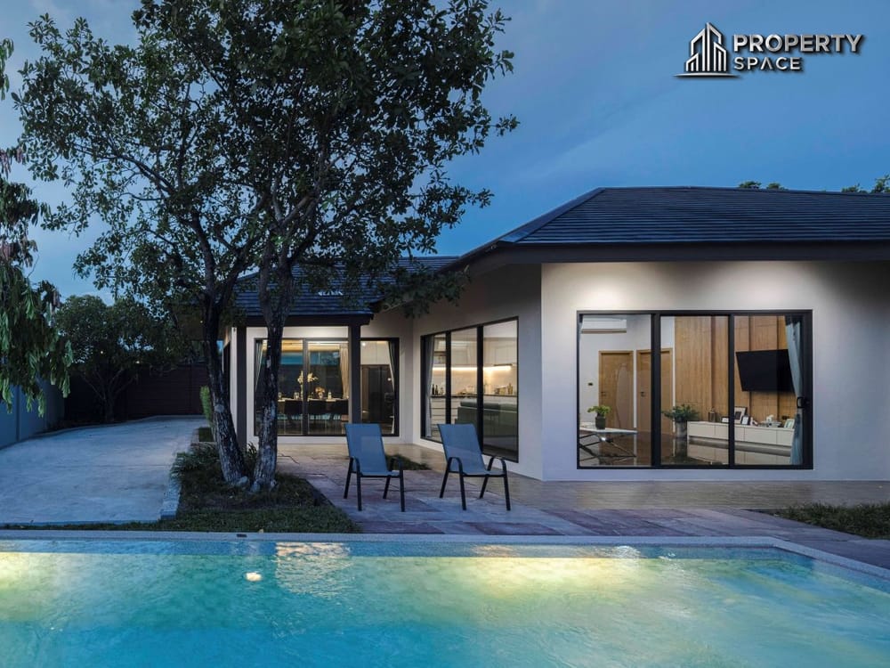 Luxurious Modern 4 Bedroom Pool Villa In Huay Yai Pattaya For Rent Image 3