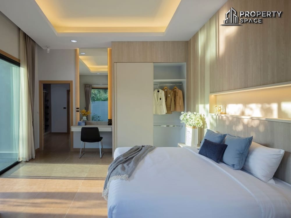 Luxurious Modern 4 Bedroom Pool Villa In Huay Yai Pattaya For Rent Image 12