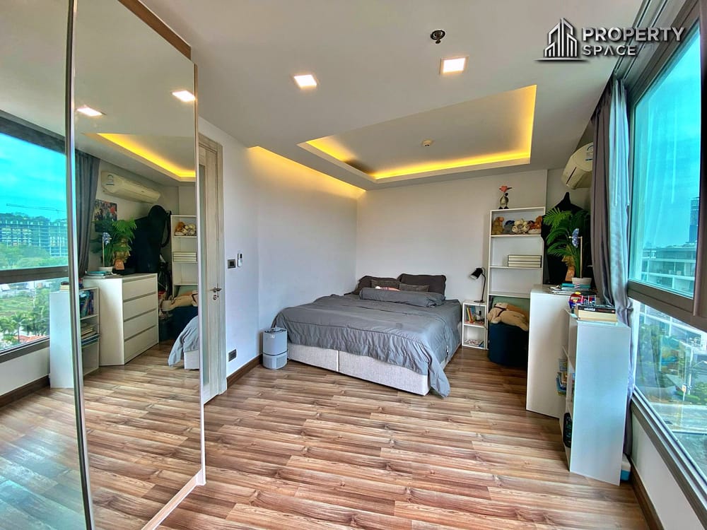 Spacious Modern 2 Bedroom In The Peak Towers Pratumnak For Sale Image 18
