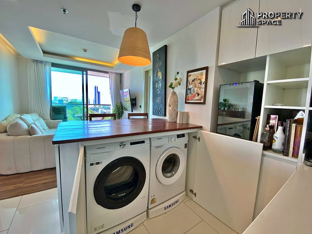 Spacious Modern 2 Bedroom In The Peak Towers Pratumnak For Sale Image 7