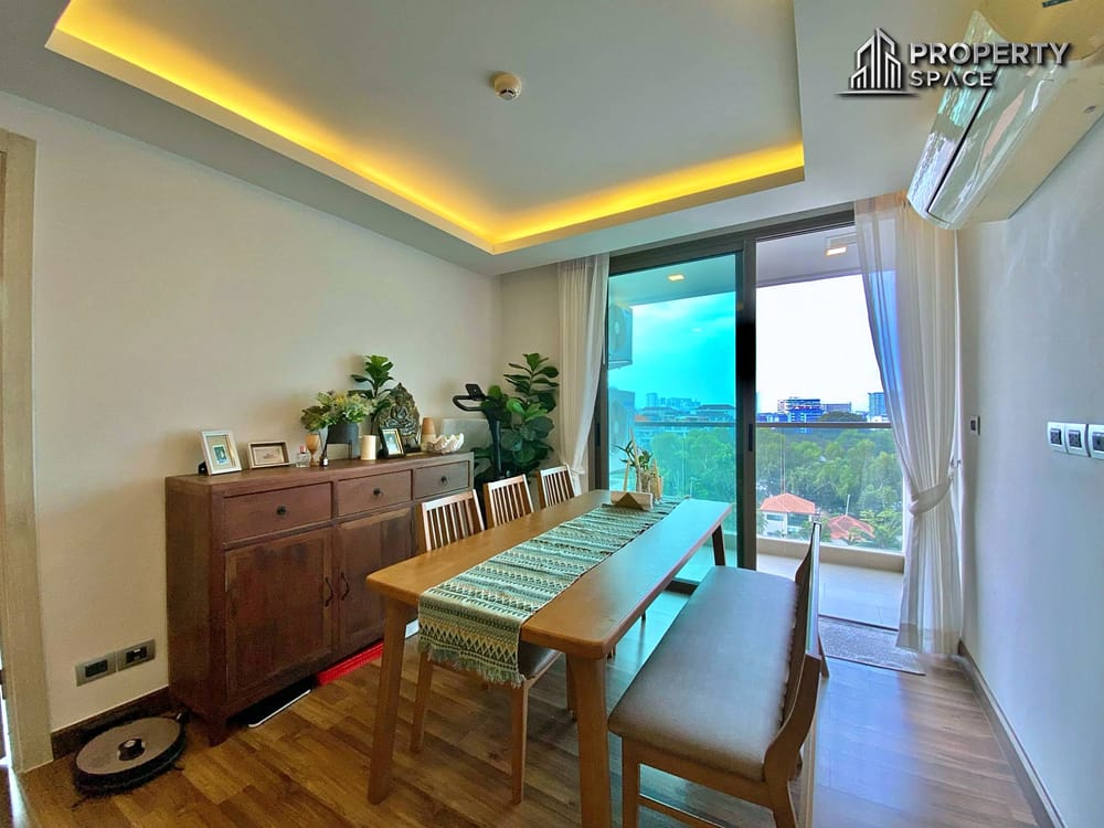 Spacious Modern 2 Bedroom In The Peak Towers Pratumnak For Sale Image 8