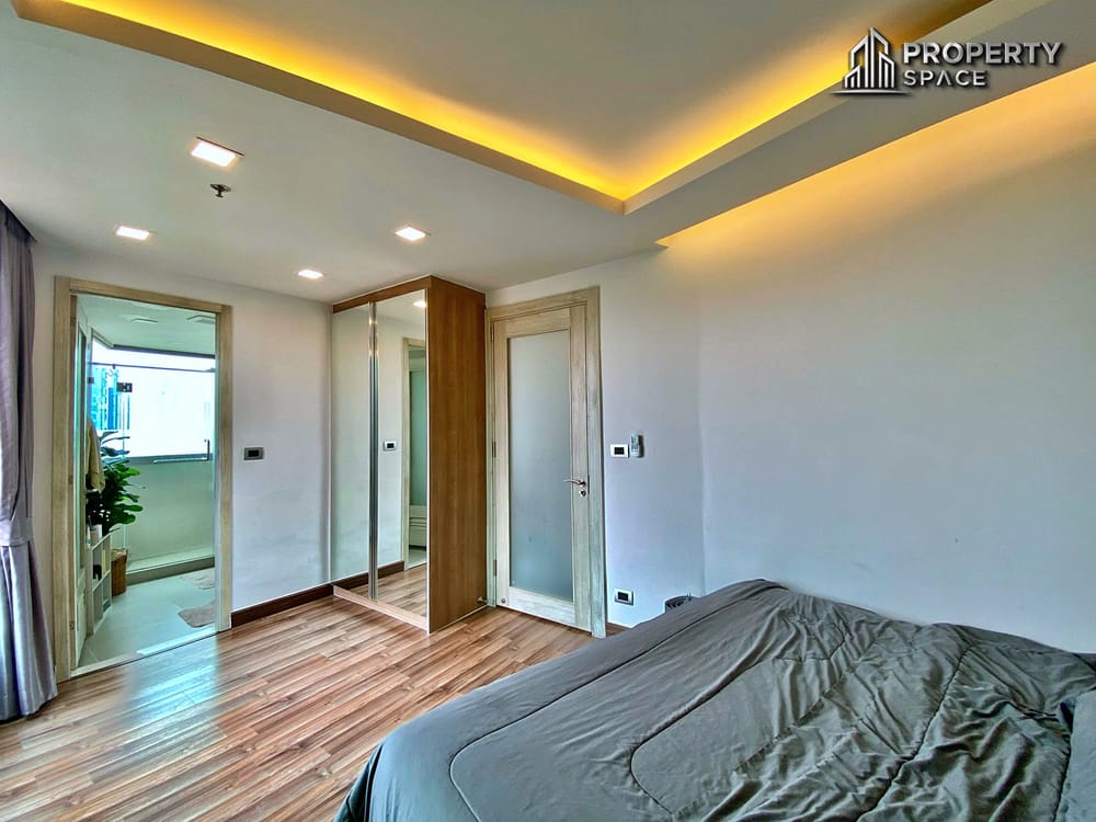 Spacious Modern 2 Bedroom In The Peak Towers Pratumnak For Sale Image 19