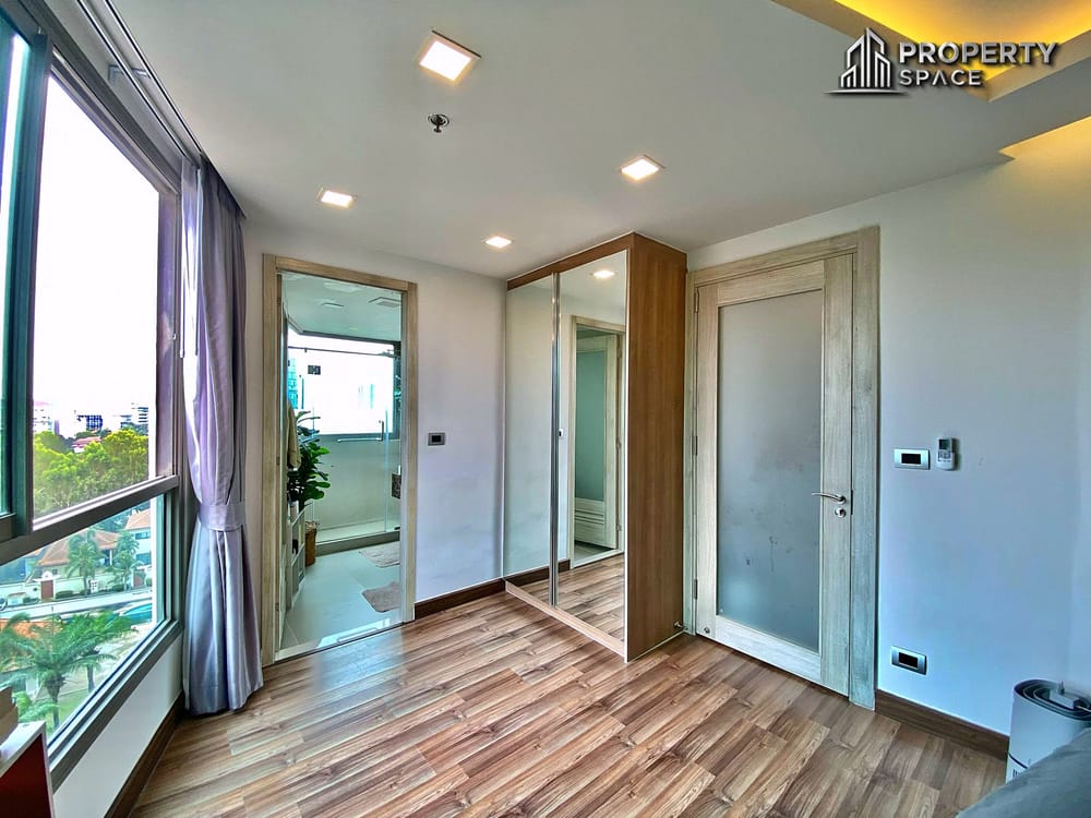 Spacious Modern 2 Bedroom In The Peak Towers Pratumnak For Sale Image 20