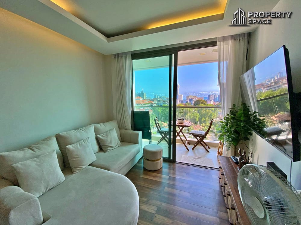 Spacious Modern 2 Bedroom In The Peak Towers Pratumnak For Sale Image 4