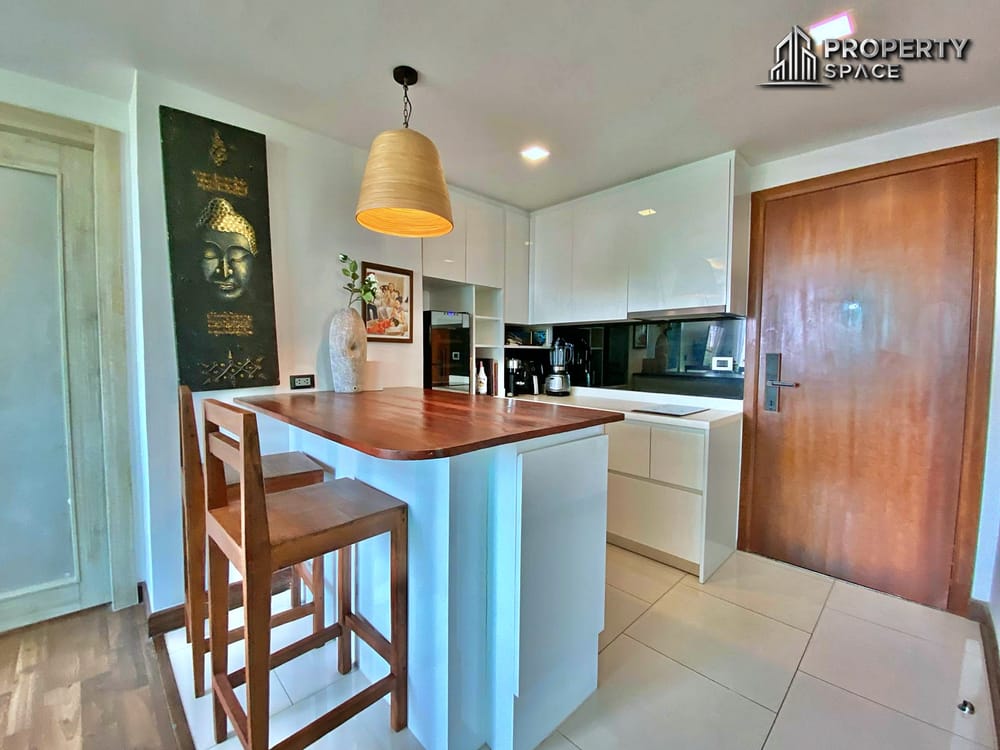 Spacious Modern 2 Bedroom In The Peak Towers Pratumnak For Sale Image 6