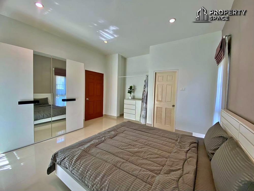 Spacious 3 Bedroom House In Huay Yai Pattaya For Sale Image 10