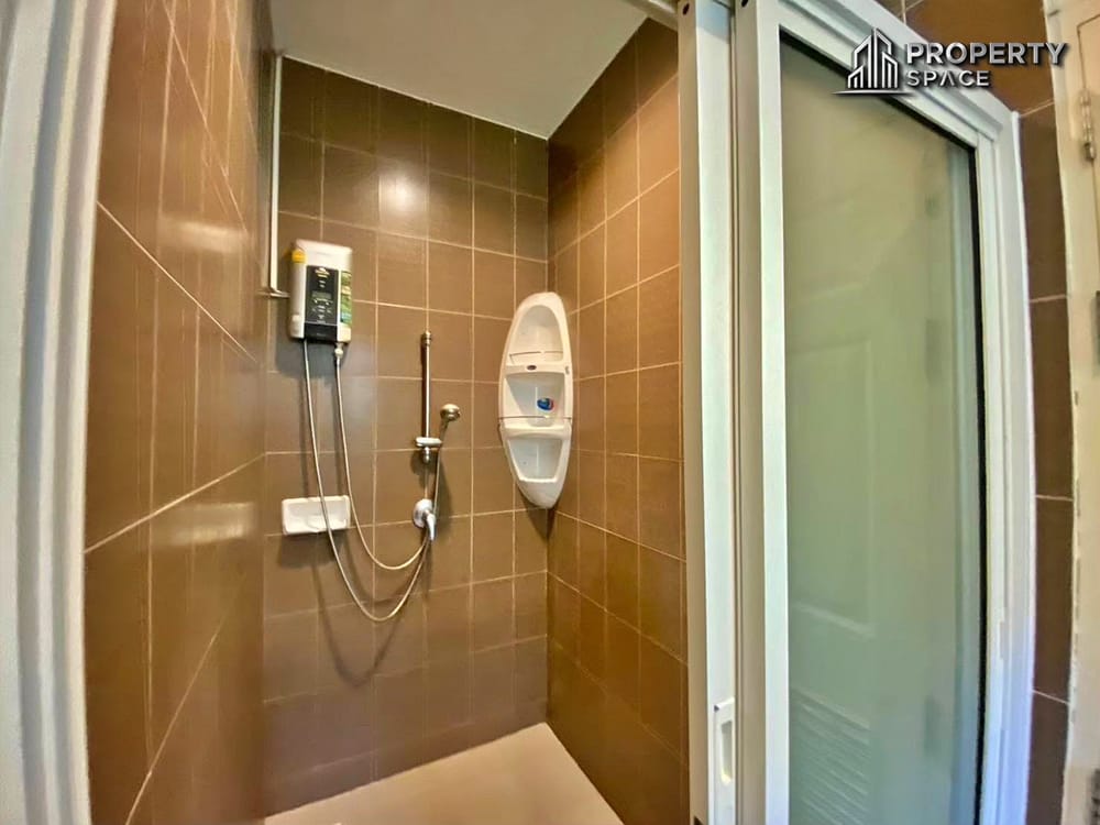Spacious 3 Bedroom House In Huay Yai Pattaya For Sale Image 9