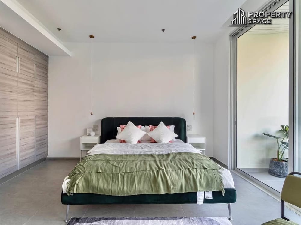Unparalleled Sea View: Large 2-Bedroom Luxury Unit in The Cove Wongamat Condo For Rent Image 10