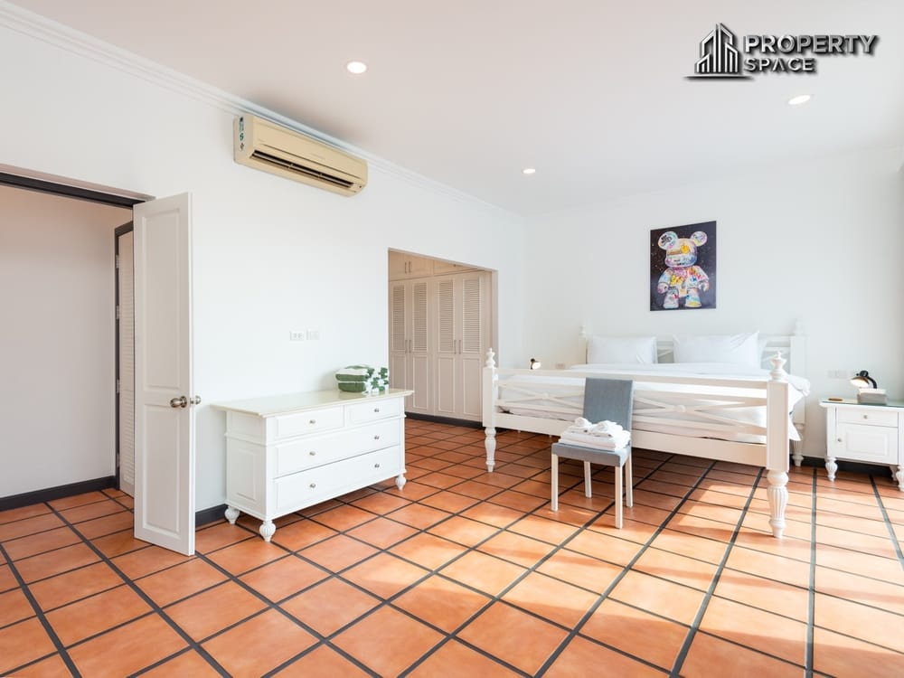 Newly Renovated 4-Bedroom Pool Villa With Daily Rental License For Business in Soi Siam Country Club For Sale Image 17