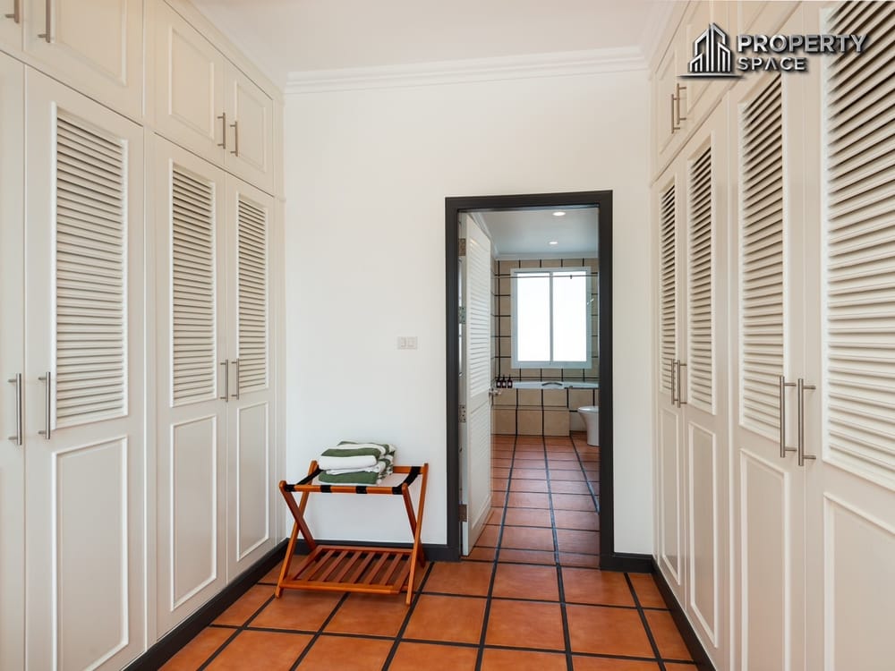 Newly Renovated 4-Bedroom Pool Villa With Daily Rental License For Business in Soi Siam Country Club For Sale Image 12