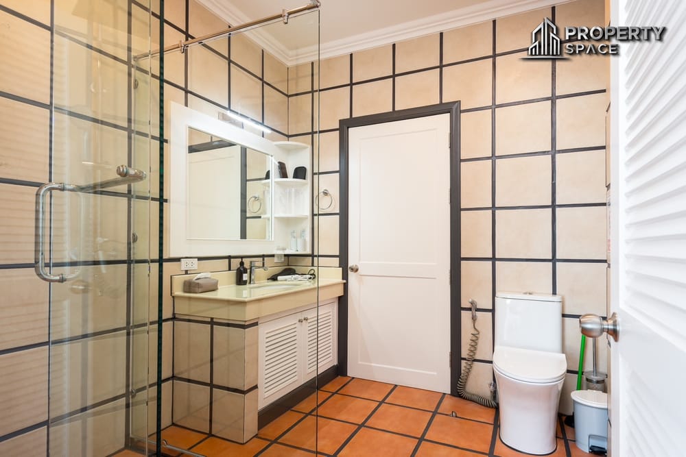 Newly Renovated 4-Bedroom Pool Villa With Daily Rental License For Business in Soi Siam Country Club For Sale Image 27