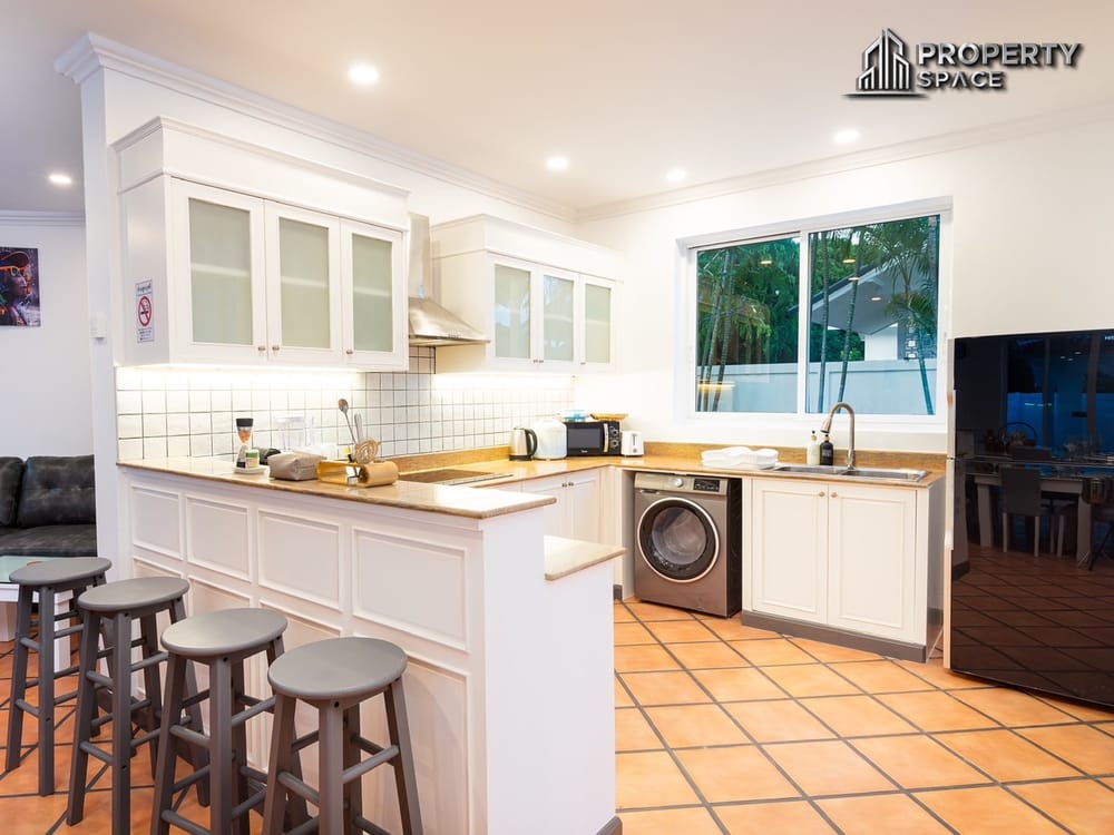 Newly Renovated 4-Bedroom Pool Villa With Daily Rental License For Business in Soi Siam Country Club For Sale Image 8