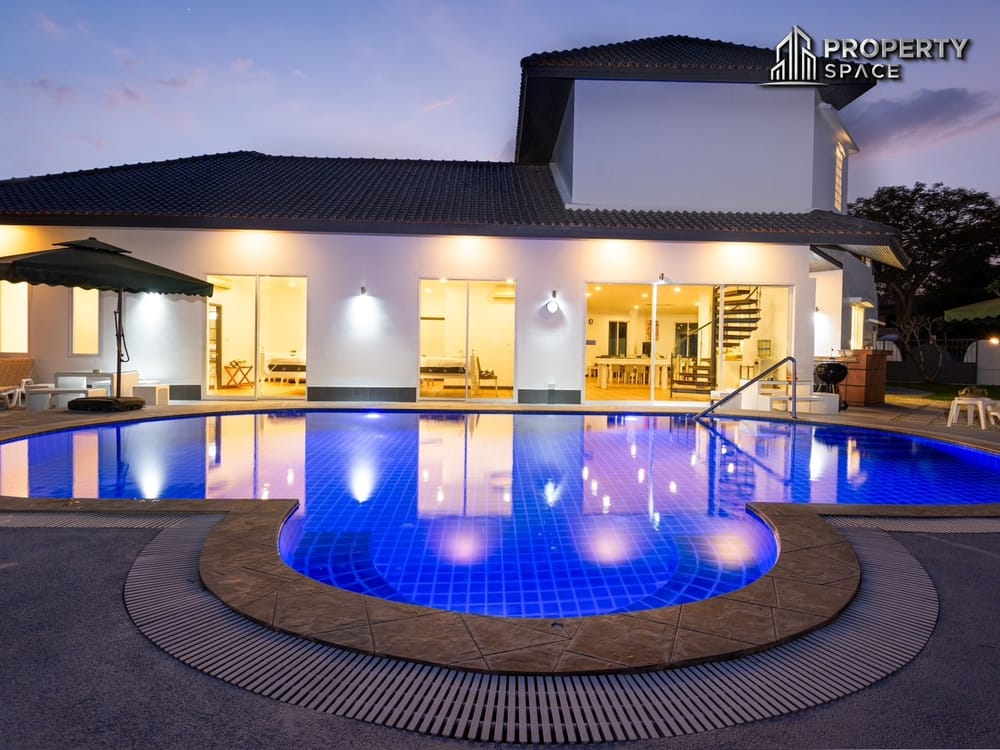 Newly Renovated 4-Bedroom Pool Villa With Daily Rental License For Business in Soi Siam Country Club For Sale Image 1