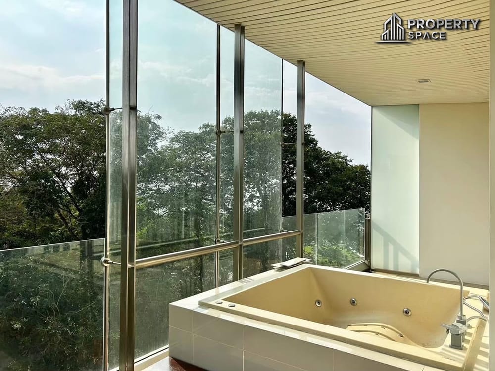 Specious 2-Bedroom Luxury Unit sea view in The Cove Pattaya for Rent Image 1