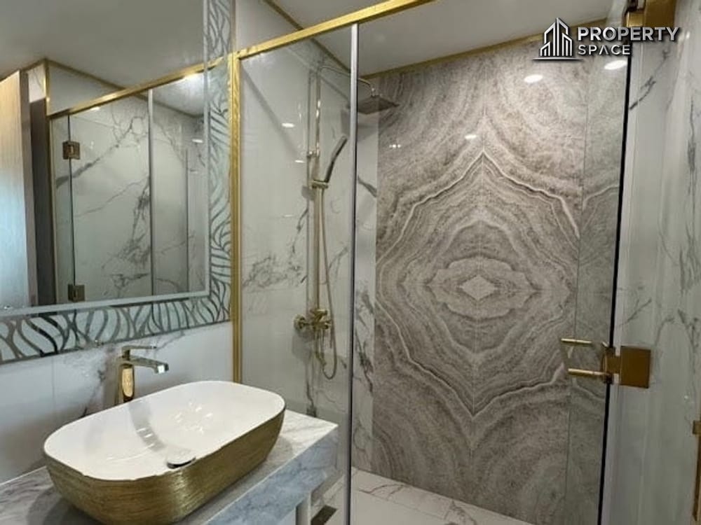 Stunning 2-Bedroom Beachfront Condo with Sea View (FQ) in Copacabana Beach Jomtien For Sale Image 9