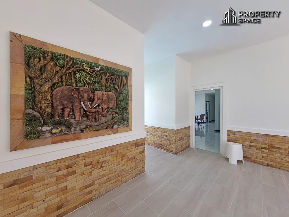 Newly Renovated 4 Bedroom Pool Villa In Chaiyapruk2 East Pattaya For Sale And Rent Image 7