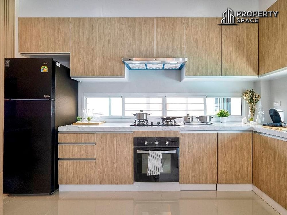 Brand-New Modern 4 Bedroom Pool Villa In East Pattaya for Sale Image 14