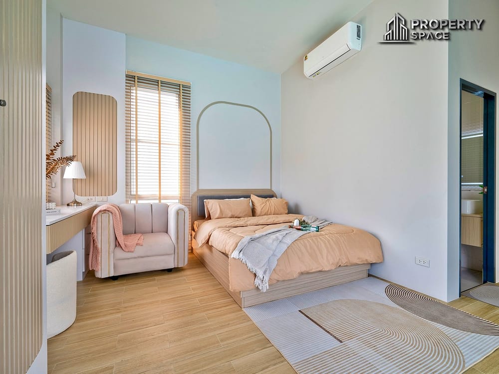 Brand-New Modern 4 Bedroom Pool Villa In East Pattaya for Sale Image 21