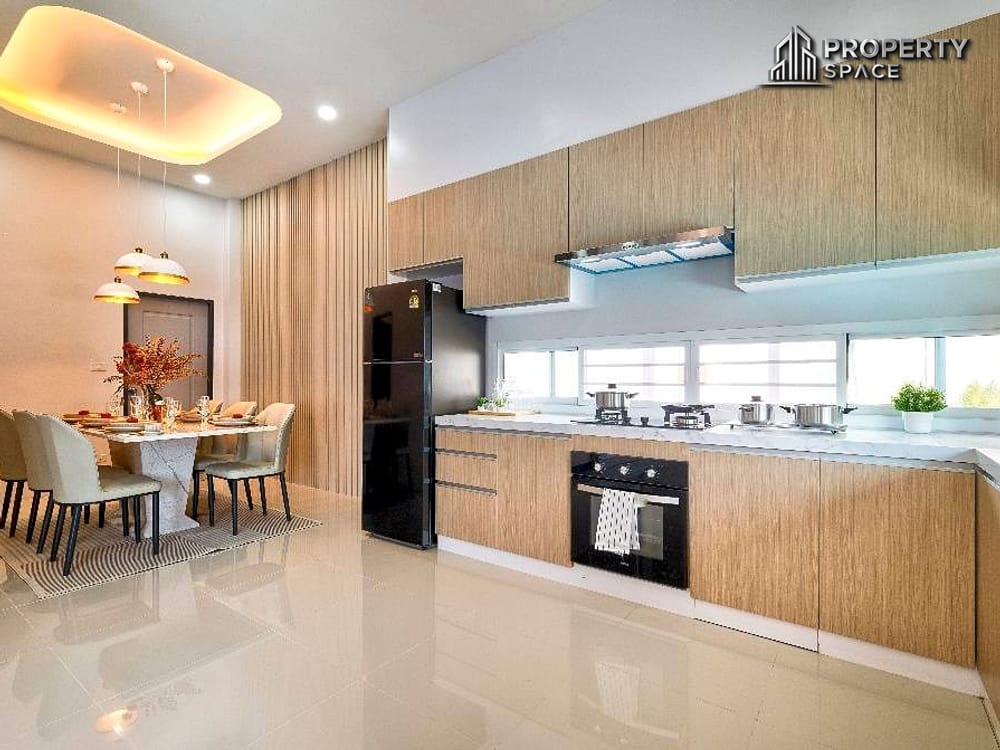 Brand-New Modern 4 Bedroom Pool Villa In East Pattaya for Sale Image 12
