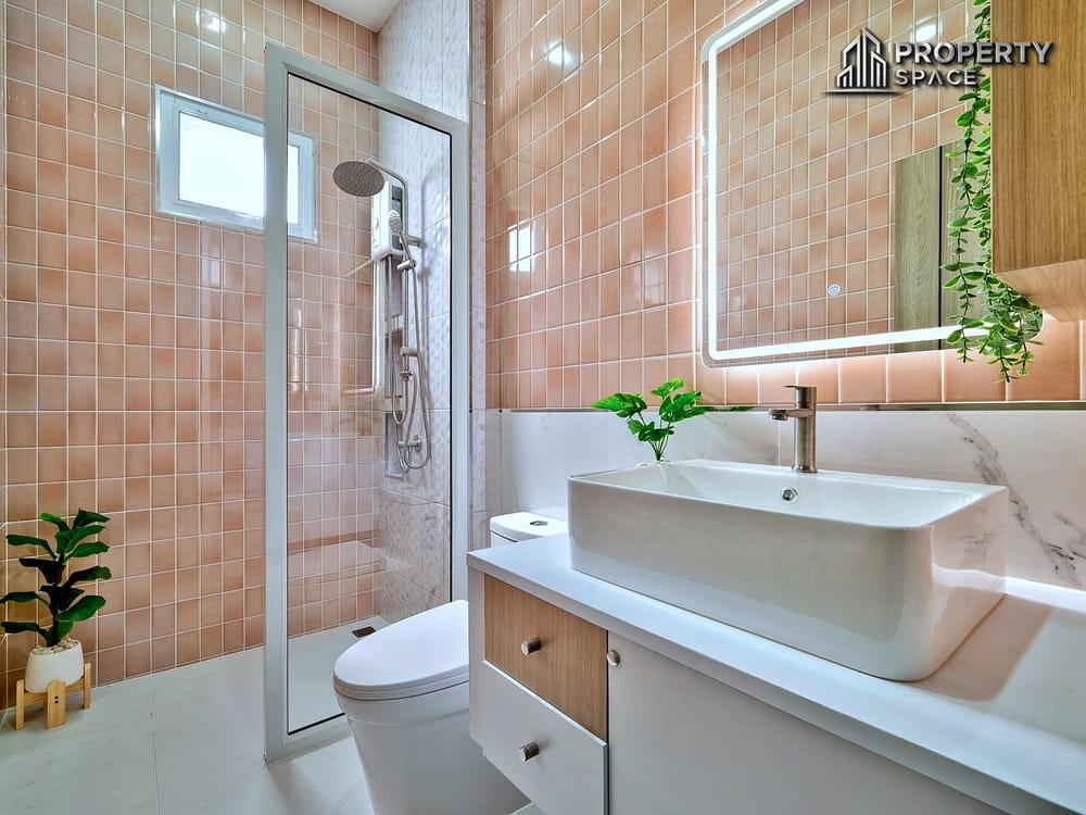 Brand-New Modern 4 Bedroom Pool Villa In East Pattaya for Sale Image 17