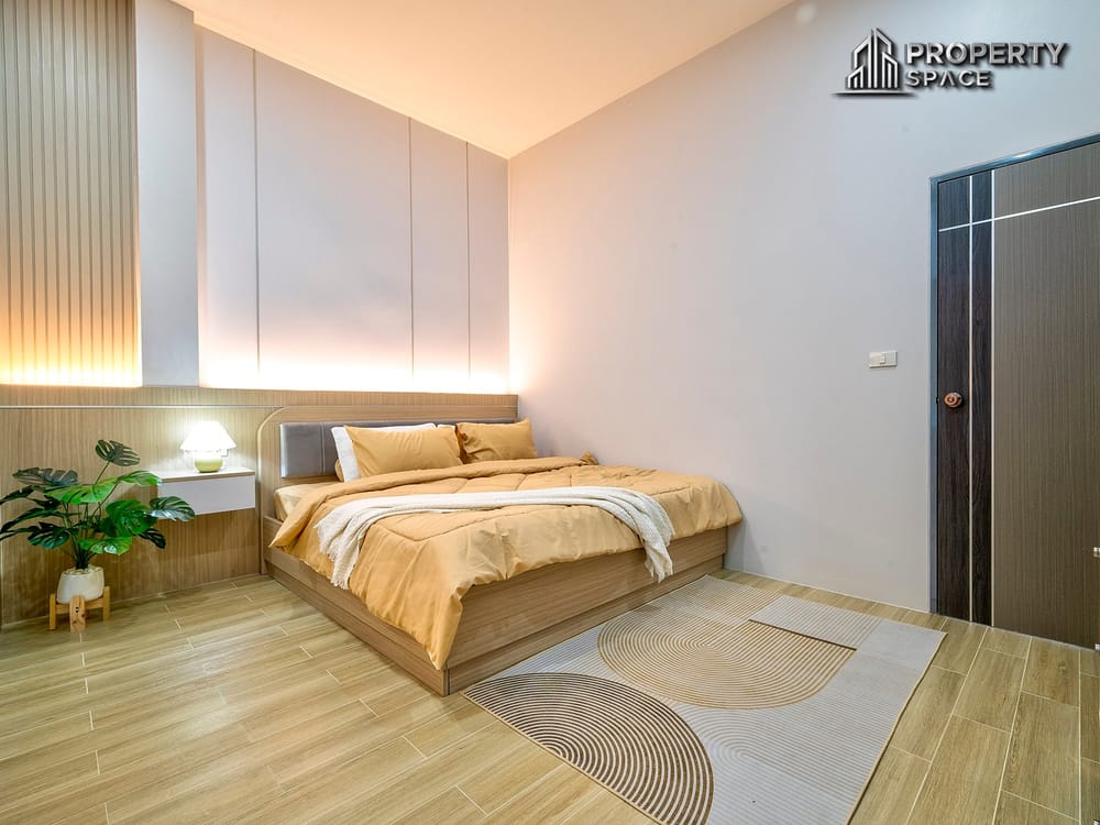 Brand-New Modern 4 Bedroom Pool Villa In East Pattaya for Sale Image 15