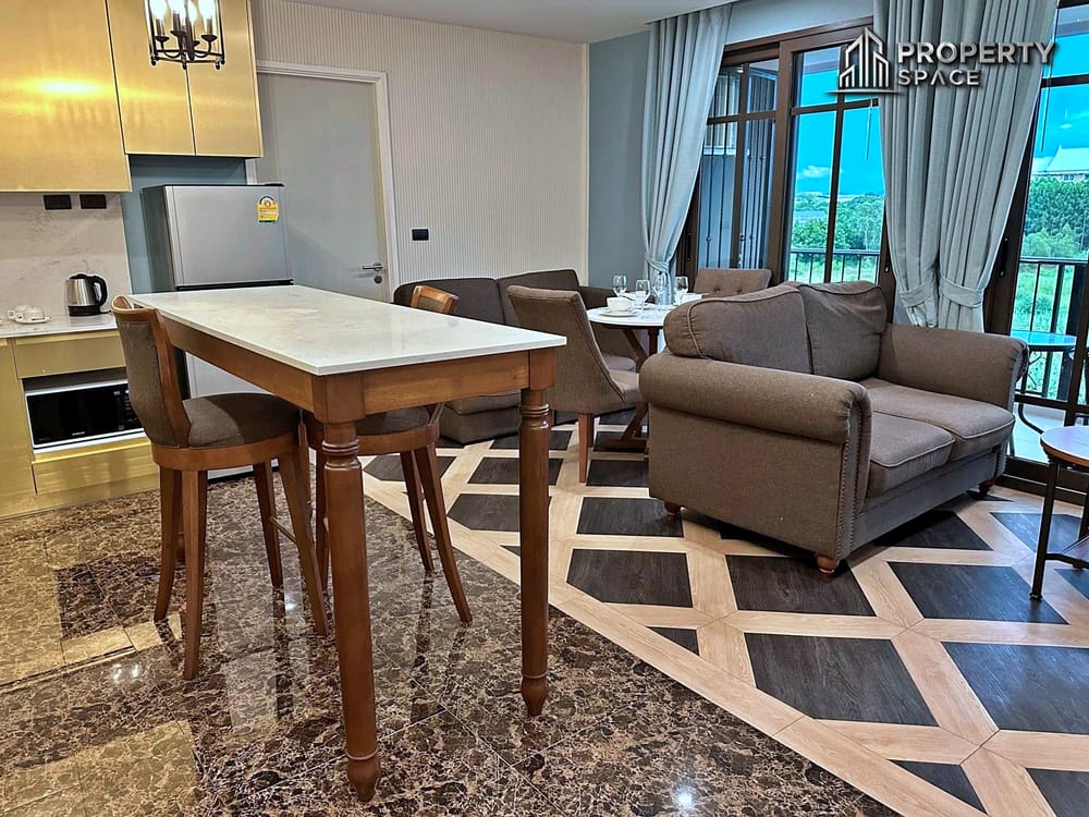 Spacious 2 Bedroom in Espana Condo Resort Jomtien for Sale Image 4
