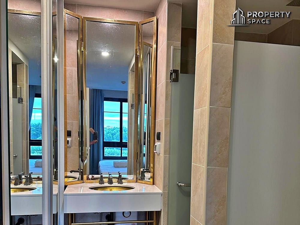 Spacious 2 Bedroom in Espana Condo Resort Jomtien for Sale Image 10