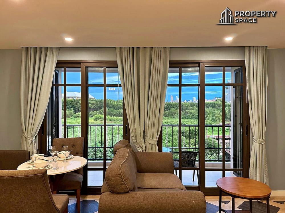 Spacious 2 Bedroom in Espana Condo Resort Jomtien for Sale Image 3