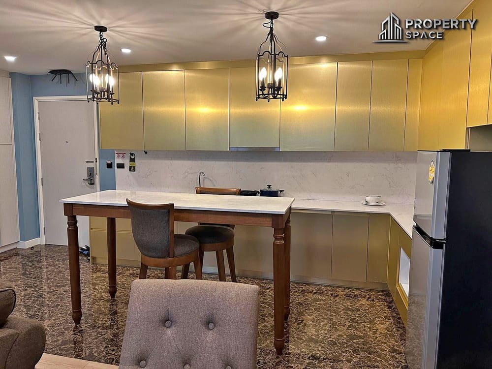 Spacious 2 Bedroom in Espana Condo Resort Jomtien for Sale Image 6