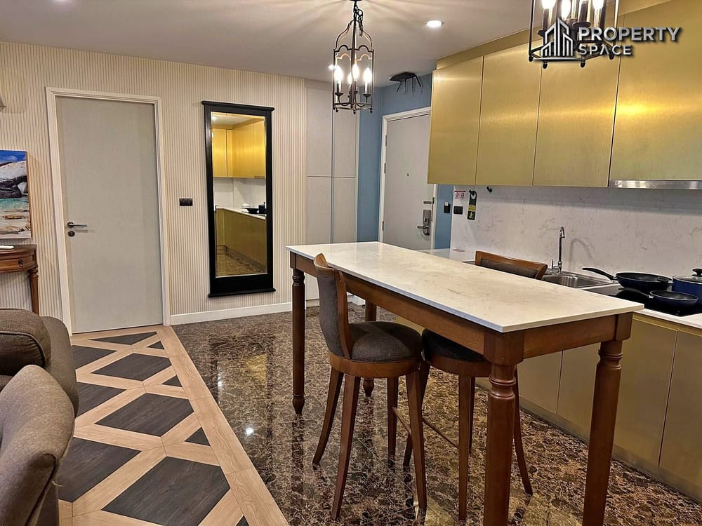 Spacious 2 Bedroom in Espana Condo Resort Jomtien for Sale Image 5