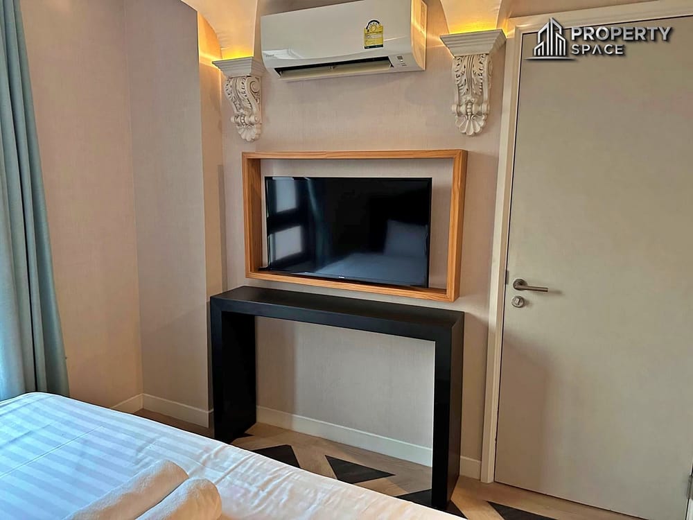Spacious 2 Bedroom in Espana Condo Resort Jomtien for Sale Image 9