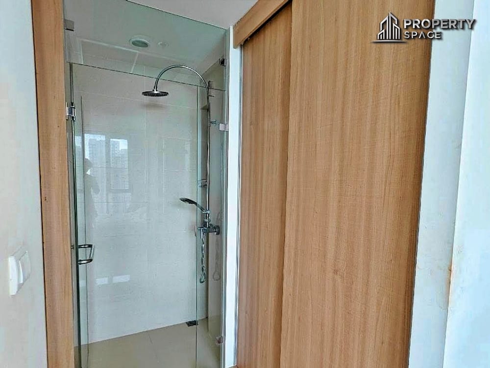 Luxury Sea View 1 Bedroom in Riviera Wongamat Condo For Sale Image 9