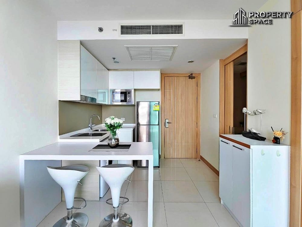 Luxury Sea View 1 Bedroom in Riviera Wongamat Condo For Sale Image 4