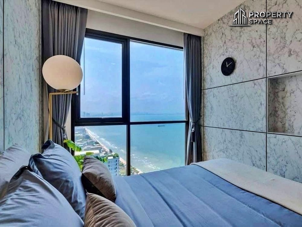 Luxury Beachfront Penthouse 3 Bedroom in Aeras Jomtien Condo For Rent Image 7