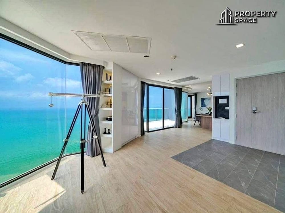 Luxury Beachfront Penthouse 3 Bedroom in Aeras Jomtien Condo For Rent Image 6